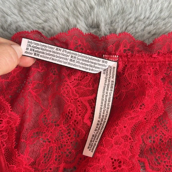 Victoria's Secret Dream Angels Lace Crotchless Cheekini Panty M - Picture 6 of 8